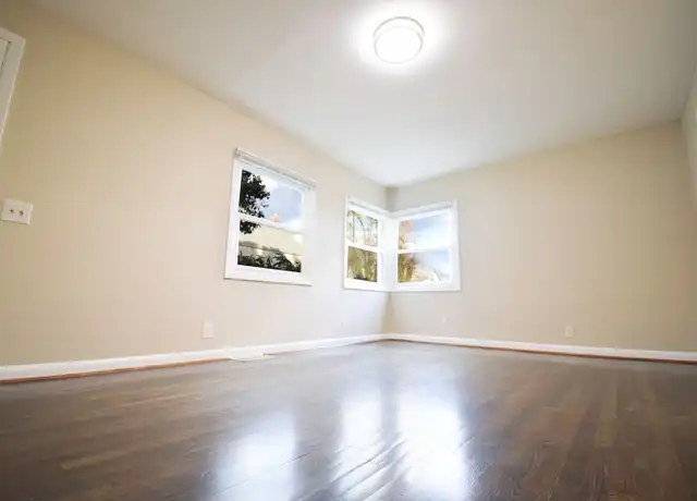 Property at 7934 SW Barbur Blvd Unit 07, Portland, OR, 97219, 1 bed, 1 bath, [object Object]