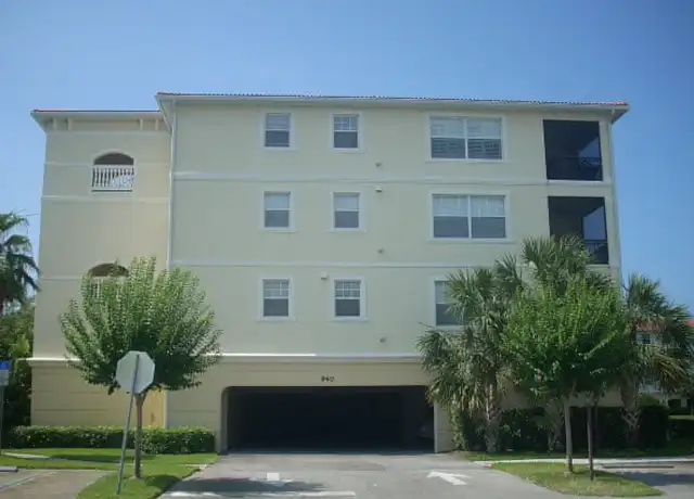 Property at 940 Cooper St #304, Venice, FL, 34285, 3 beds, 2 baths, [object Object]