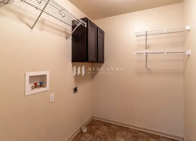 Property at 1605 Old Gaelic St, Bellevue, NE, 68123, 4 beds, 3 baths, [object Object]