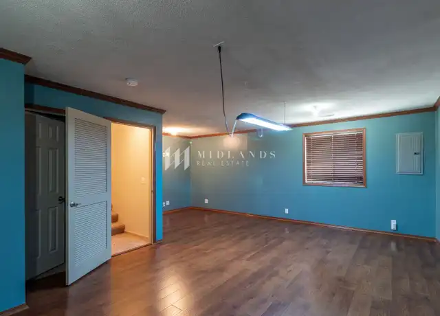 Property at 1605 Old Gaelic St, Bellevue, NE, 68123, 4 beds, 3 baths, [object Object]