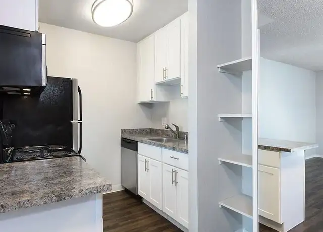 Photo of 960 St Francis Blvd, Daly City, CA 94015