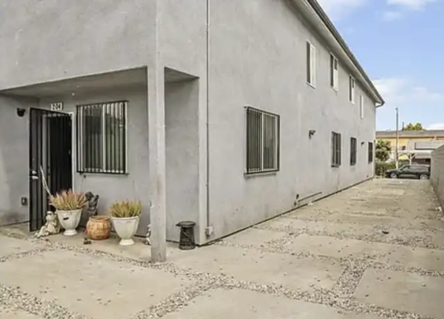 Property at 202 E 116th St, Los Angeles, CA, 90061, 5 beds, 3 baths, [object Object]