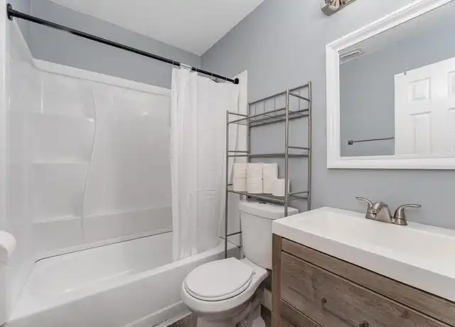 Property at 1038 Walt Williams Rd, Lakeland, FL, 33809, 1 bed, 1 bath, [object Object]