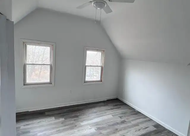 Property at 156 Waterville St Unit Third Floor, Waterbury, CT, 06710, 2 beds, 1 bath, [object Object]