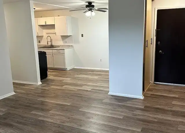 Property at Queen's Park Apartments - 1810 E Barker Ave, Michigan City, IN, 46360, 1 bed, 1 bath, [object Object]