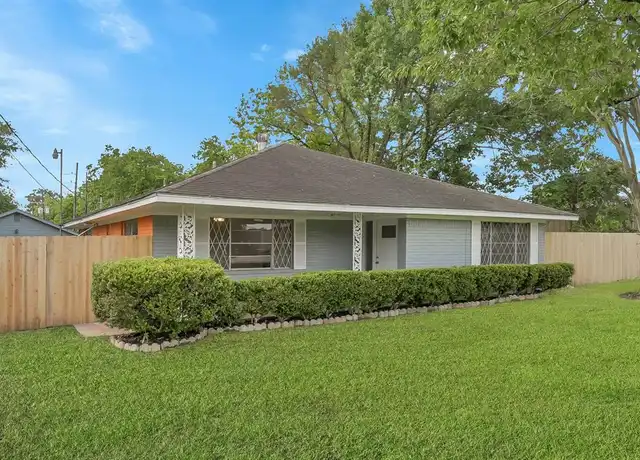 Property at 206 E Powell St, Willis, TX, 77378, 2 beds, 2 baths, [object Object]