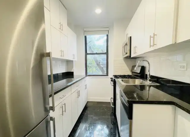 Property at 75 W 12th St Unit 2A, New York, NY, 10011, 2 beds, 1 bath, [object Object]