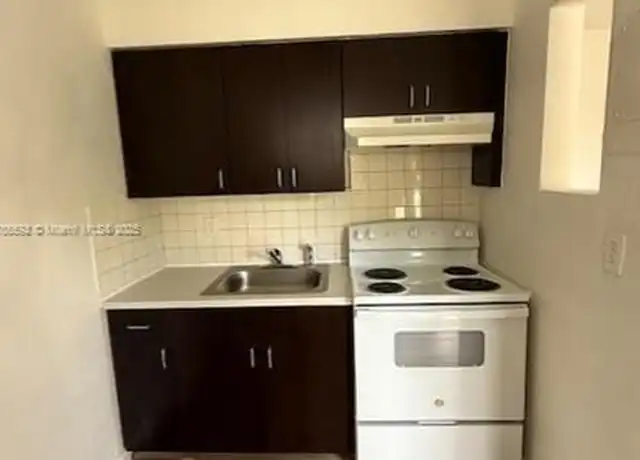 Property at 2554 NW 14th St, Fort Lauderdale, FL, 33311, 1 bed, 1 bath, [object Object]