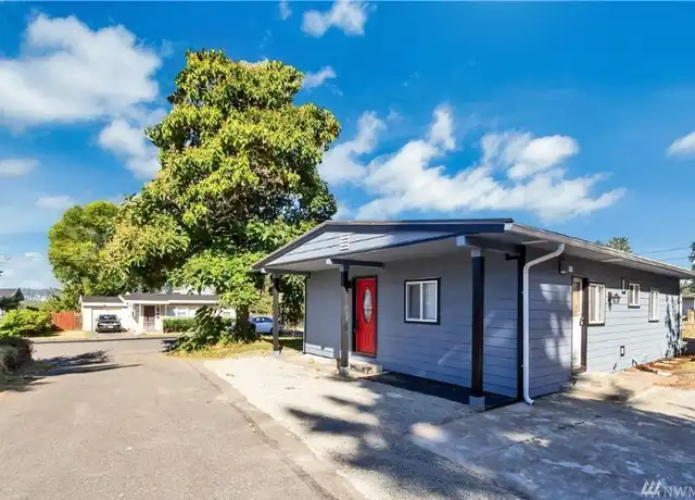 Property at 2100 NE 6th Pl, Renton, WA, 98056, 3 beds, 1 bath, [object Object]