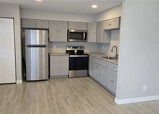Property at 2450 Katherine St, Fort Myers, FL, 33901, 2 beds, 1 bath, [object Object]
