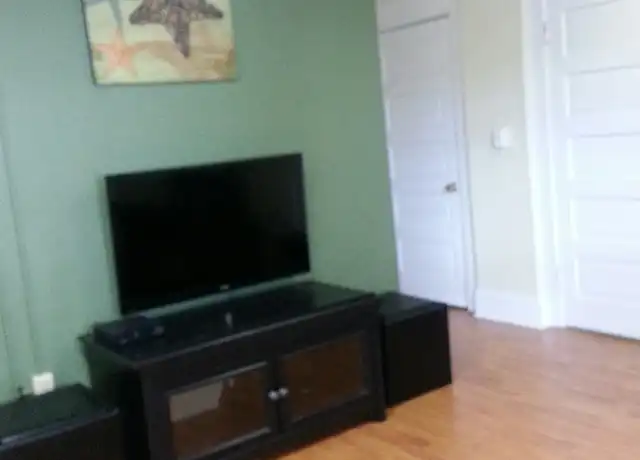 Property at 15 S High St Unit B, Athens, OH, 45701, 6 beds, 2 baths, [object Object]
