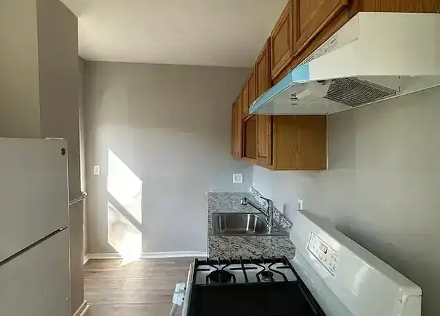 Property at 114 Hurlburt St Unit 2A, New Haven, CT, 06519, 4 beds, 1 bath, [object Object]