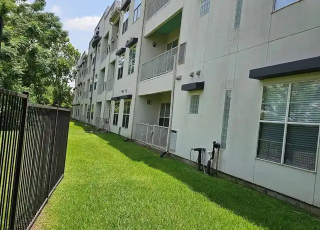 Property at 1441 East St, Houston, TX, 77007, 1 bed, 1 bath, [object Object]