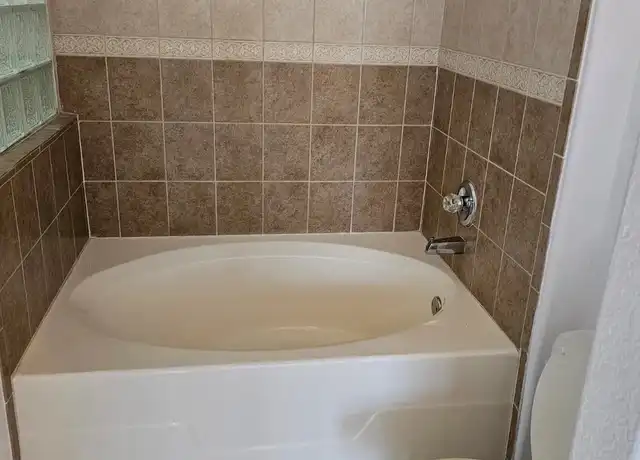 Property at 1441 East St, Houston, TX, 77007, 1 bed, 1 bath, [object Object]