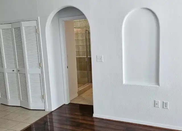 Property at 1441 East St, Houston, TX, 77007, 1 bed, 1 bath, [object Object]