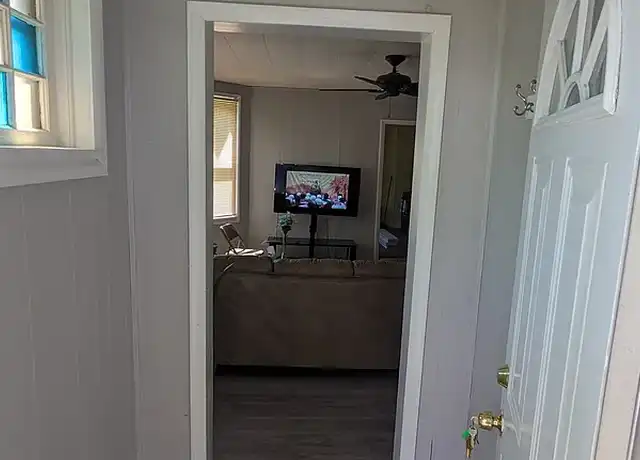Property at 4145 Hyde Ave Unit Lower Unit, Cleveland, OH, 44109, 2 beds, 1 bath, [object Object]