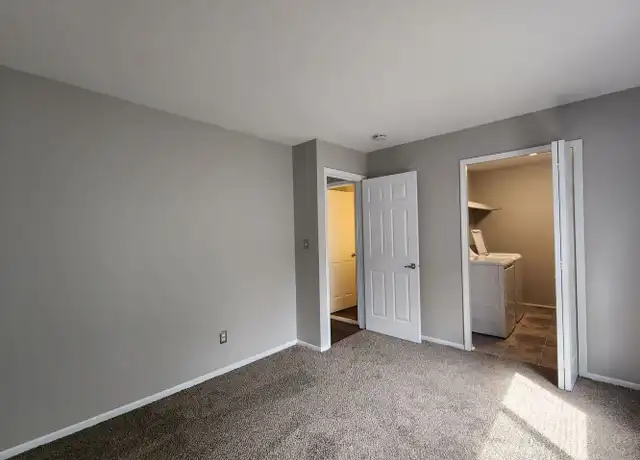 Property at 1390 E Lincoln Ave Unit B06, Madison Heights, MI, 48071, 1 bed, 1 bath, [object Object]