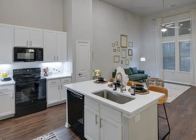 Photo of 900 Gordon Hts, Frisco, TX 75033