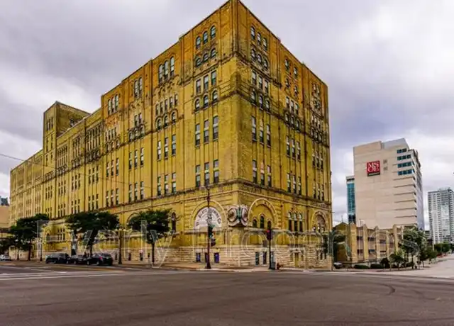 Property at 270 E Highland Ave #614, Milwaukee, WI, 53202, 1 bed, 1 bath, [object Object]
