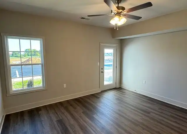 Property at Brand New Units, Extra Nice, 2 bedroom - 5276 Bakers Spring St, Bowling Green, KY, 42101, 2 beds, 2 baths, [object Object]