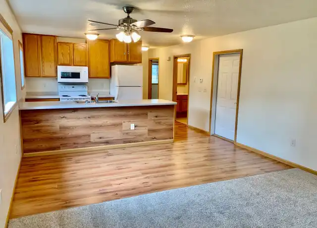Property at 1077 Kristy Ln Unit 1071-A, Onalaska, WI, 54650, 2 beds, 1 bath, [object Object]