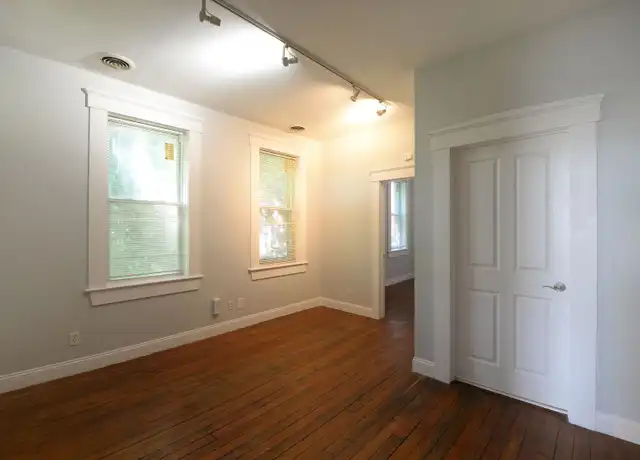 Property at 2406 S 13th St, Saint Louis, MO, 63104, 1 bed, 1 bath, [object Object]