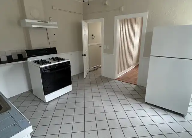 Property at 259-261 Yantic St Unit 261B, Norwich, CT, 06360, 2 beds, 1 bath, [object Object]