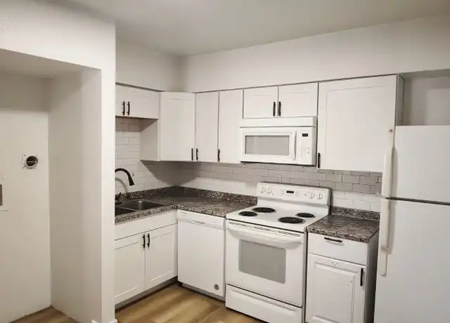 Property at 21 University Dr Unit 2, Colorado Springs, CO, 80910, 2 beds, 1 bath, [object Object]