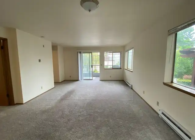 Property at 812 NE 42nd St Unit 101, Seattle, WA, 98105, 2 beds, 2 baths, [object Object]