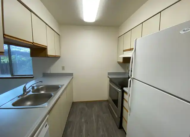 Property at 812 NE 42nd St Unit 101, Seattle, WA, 98105, 2 beds, 2 baths, [object Object]