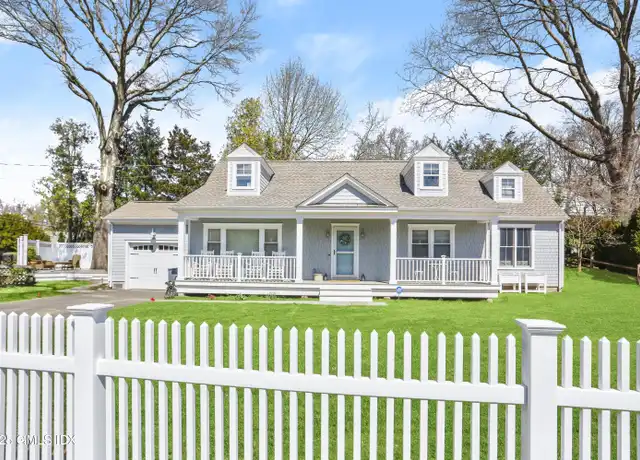 Property at 8 Perry Pl, Riverside, CT, 06878, 4 beds, 3 baths, [object Object]