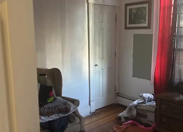 Property at 887 New Britain Ave, Hartford, CT, 06106, 3 beds, 1 bath, [object Object]