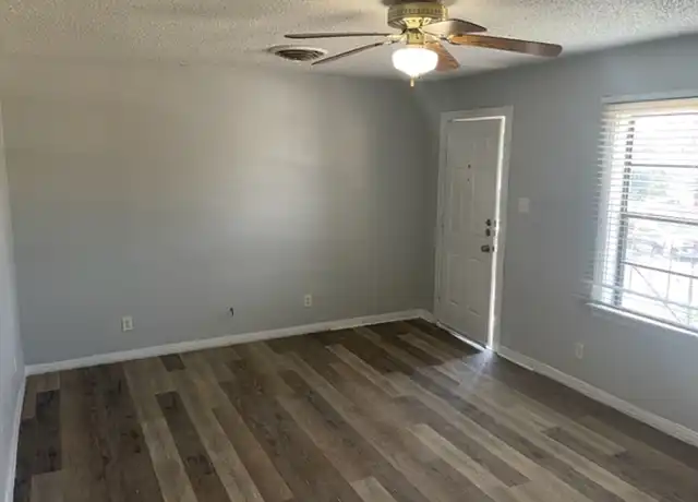 Property at 1626 Avenue Y Unit 3, Lubbock, TX, 79401, 2 beds, 1 bath, [object Object]