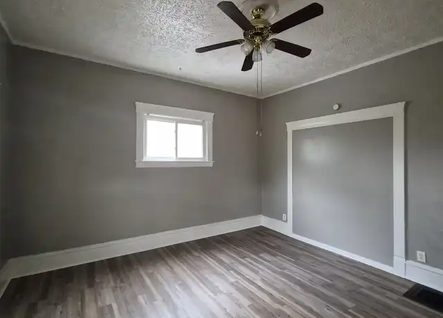 Property at 6 Whitney Ave Unit 1, Youngstown, OH, 44509, 1 bed, 1 bath, [object Object]