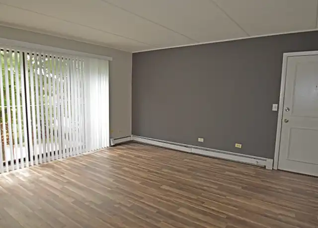 Property at 15 E Maple St Unit 1 bedroom1 bath, Lombard, IL, 60148, 1 bed, 1 bath, [object Object]