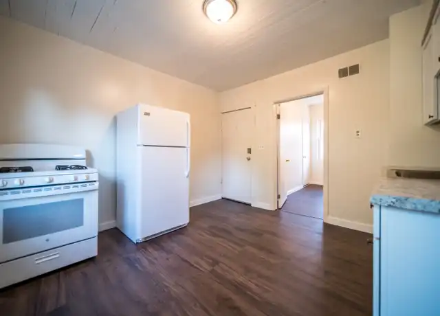 Property at 2120 Robin St Unit 3, Lakewood, OH, 44107, 3 beds, 1 bath, [object Object]