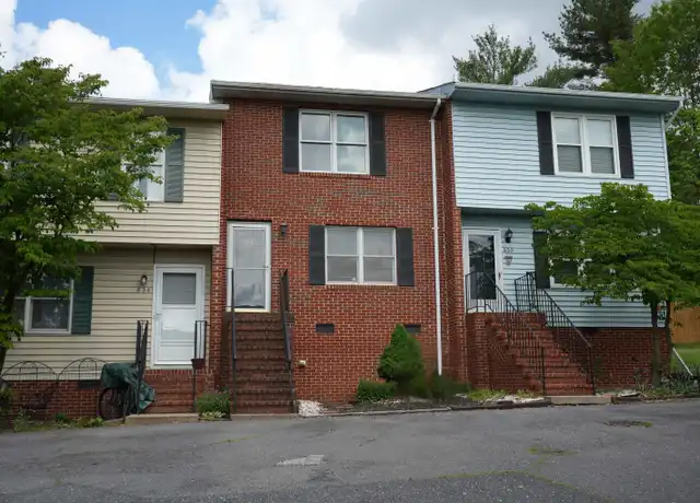 Property at 832 Vine St, Harrisonburg, VA, 22802, 2 beds, 1.5 baths, [object Object]