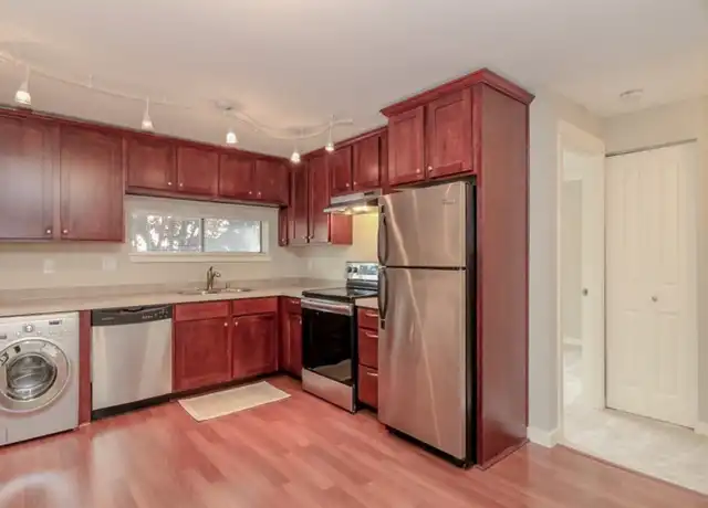 Property at 23417 16th Ave S Unit B205, Des Moines, WA, 98198, 2 beds, 1 bath, [object Object]