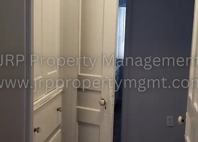 Property at 612 Oakhill Ave, Jackson, MI, 49201, 2 beds, 1 bath, [object Object]