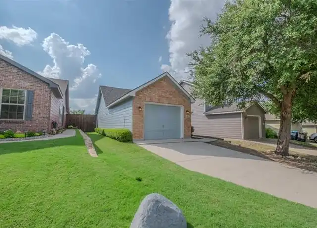 Property at 844 Village Point Ln, Fort Worth, TX, 76108, 2 beds, 1 bath, [object Object]