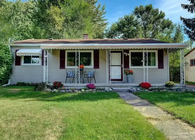 Property at 1260 Candlewood Ln, Ypsilanti, MI, 48198, 3 beds, 1 bath, [object Object]