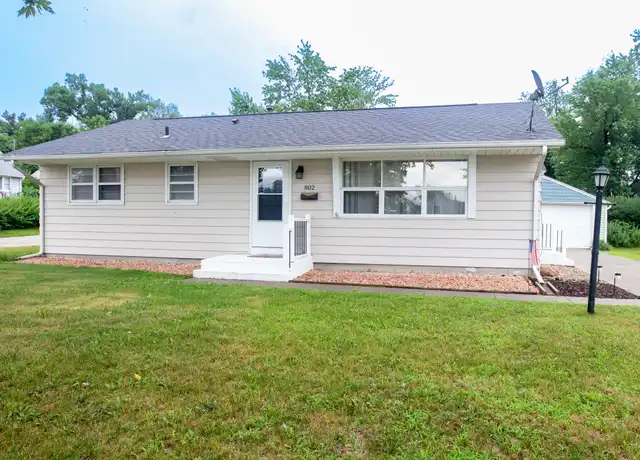 Property at 802 40th St SE, Cedar Rapids, IA, 52403, 3 beds, 1.5 baths, [object Object]