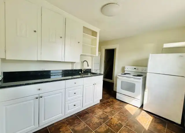 Property at 75-81 Maple St Unit 81, Rochester, NH, 03867, 2 beds, 1 bath, [object Object]