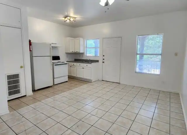 Property at 1702 W Craig Pl, San Antonio, TX, 78201, 1 bed, 1 bath, [object Object]