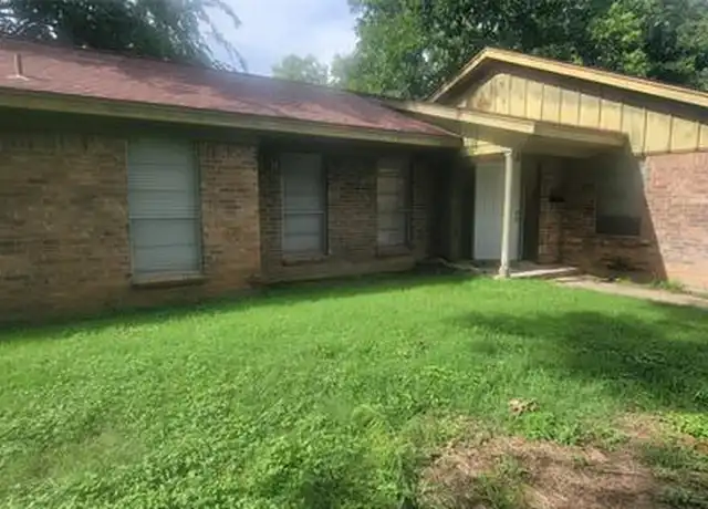 Property at 1012 Prairie Ave, Cleburne, TX, 76033, 2 beds, 1.5 baths, [object Object]