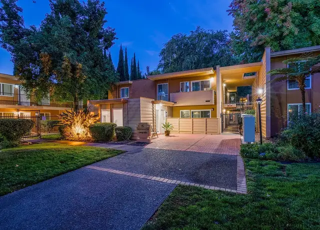 Photo of 6230 Greenhaven Dr, Sacramento, CA 95831