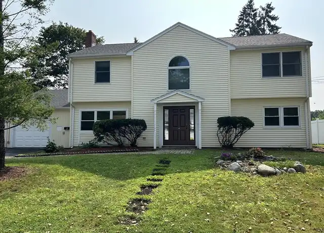 Property at 4 Rutledge Rd Unit 4, Natick, MA, 01760, 3 beds, 3.5 baths, [object Object]