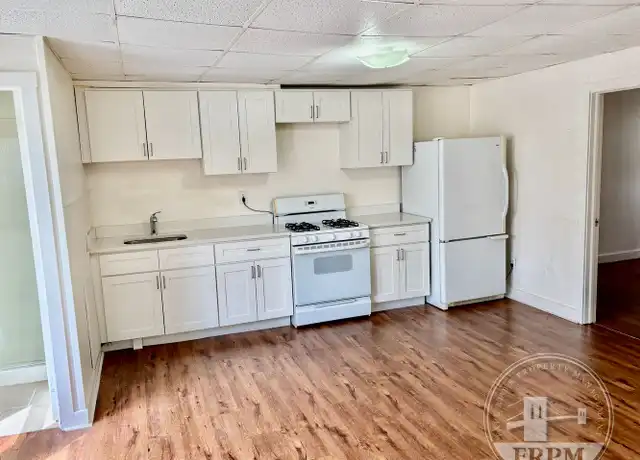 Property at 283 Pleasant St Unit 1N, Fall River, MA, 02721, 1 bed, 1 bath, [object Object]