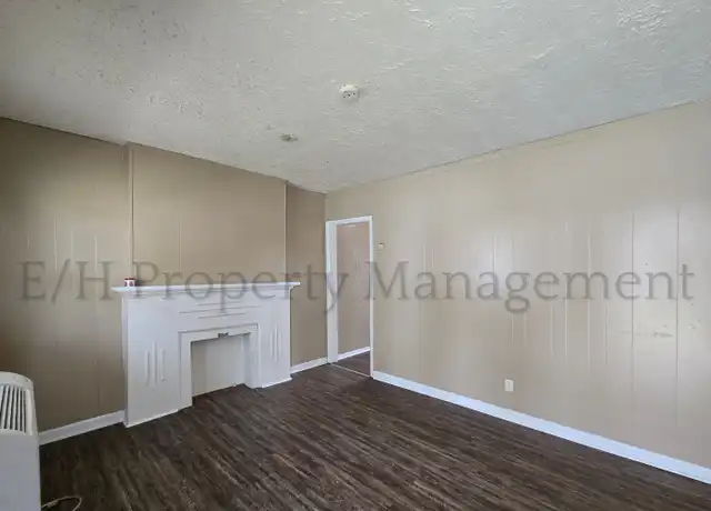 Property at 1425 S Martinson St Unit 3, Wichita, KS, 67213, 1 bed, 1 bath, [object Object]