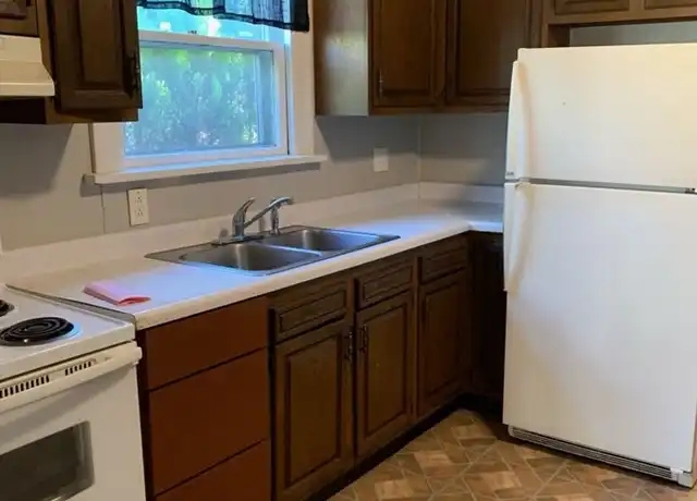 Property at 3548 Willys Pkwy, Toledo, OH, 43612, 2 beds, 1 bath, [object Object]